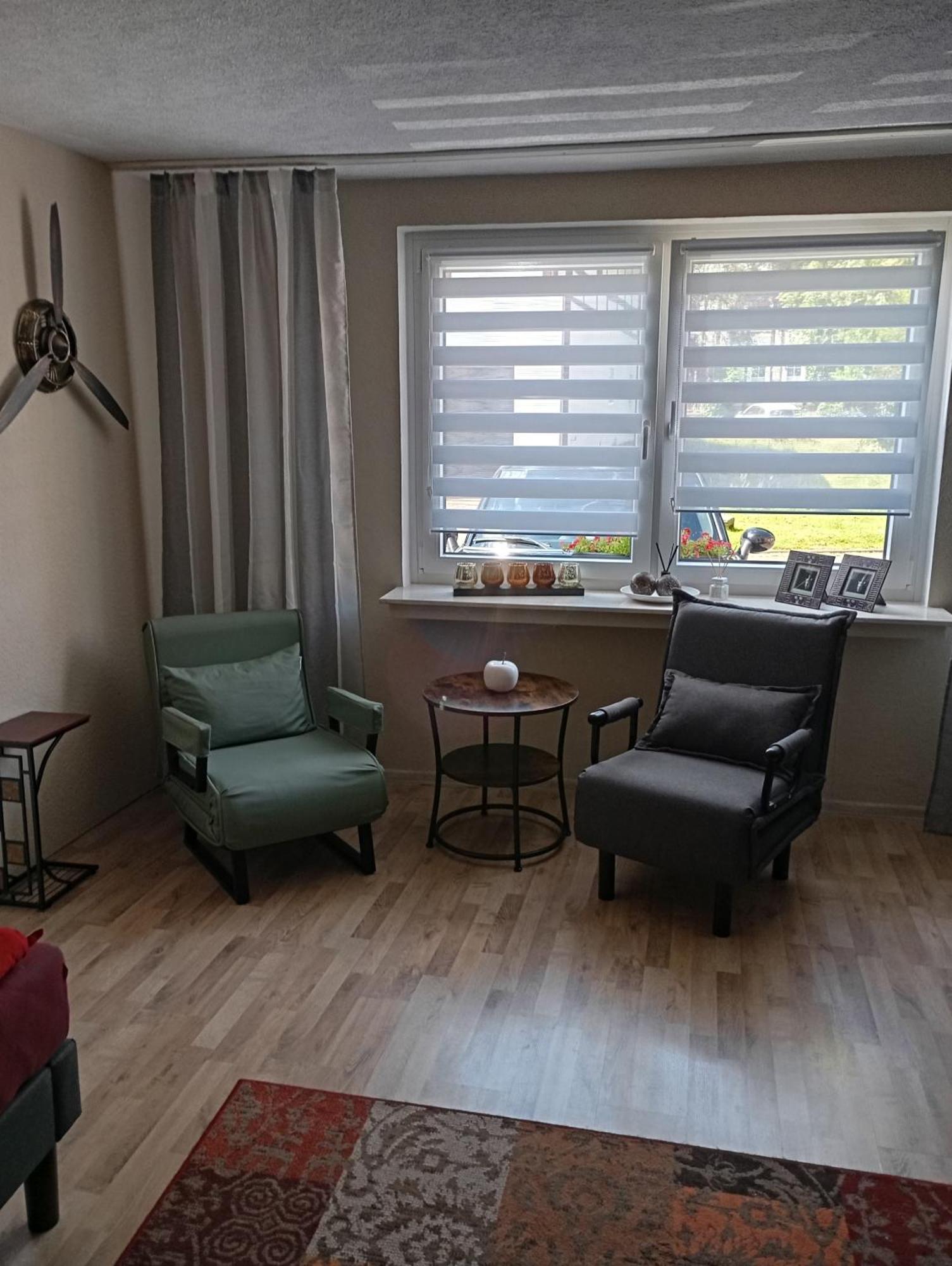 Zimmerflair Waldecker Land Apartment *